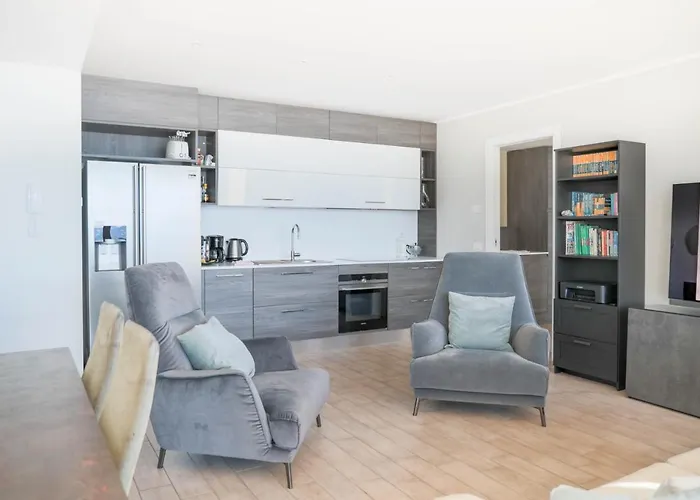 Apartment The View!!! By Design *